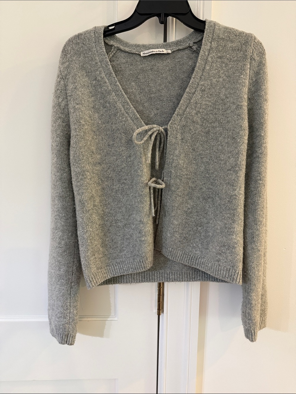 Abercrombie & Fitch Light Gray Tie-Front V-Neck Cardigan